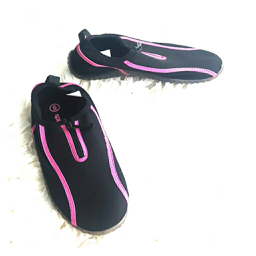 Speedo  Swim/water shoes Size-6
